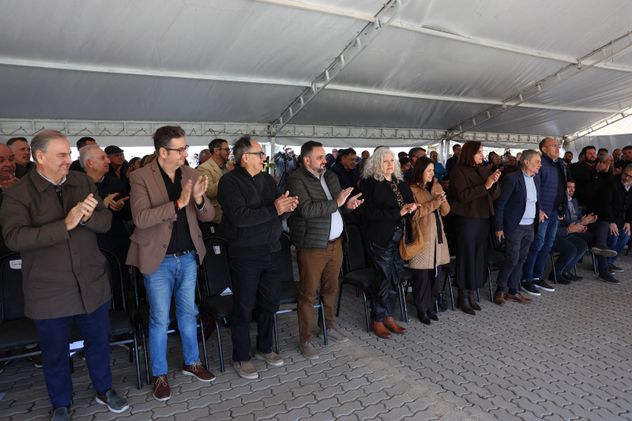 El acto de inauguración del parque solar coopeativo. 
