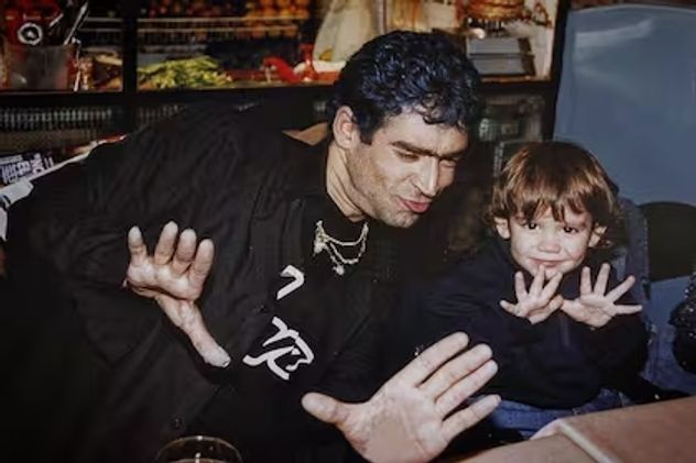 Ramiro con su papá Rodrigo Bueno