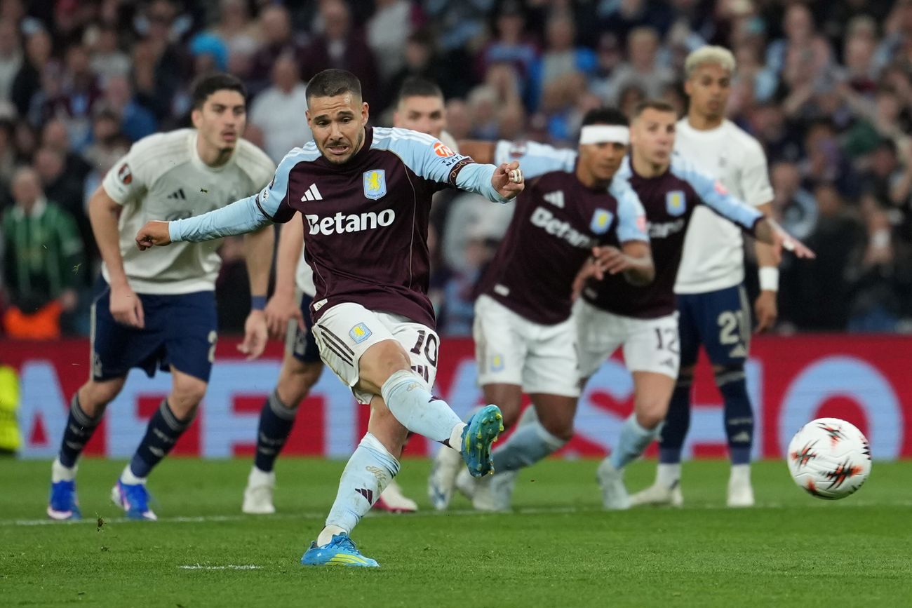 Aston Villa en el encuentro de semifinales de la UEFA Europa League.