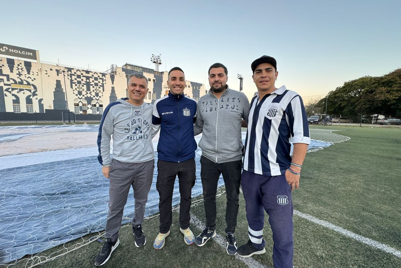 Hinchas de Talleres organizando el recibimiento de cara al clásico con Belgrano. 
