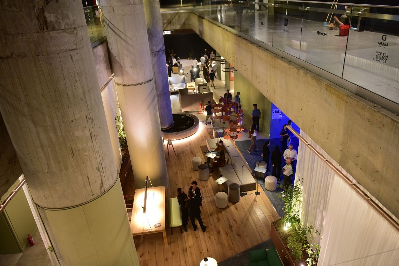 Los socios de Club La Voz tienen 50% de descuento de lunes a miércoles y 20% de jueves a domingo y feriados.