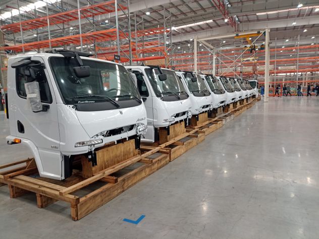 Mercedes Benz inauguró su planta en Zárate, Buenos Aires.