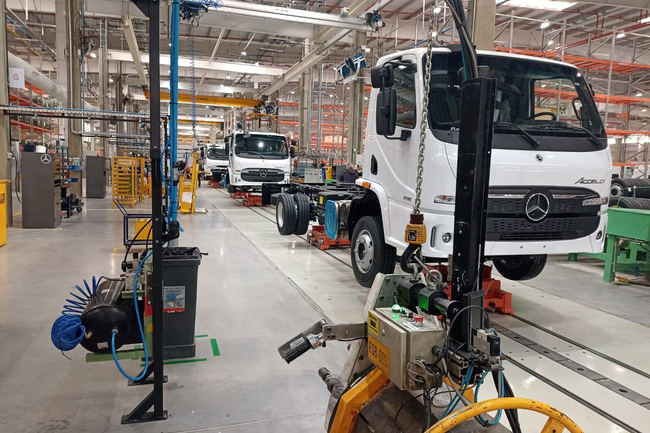 Mercedes Benz inauguró su planta en Zárate, Buenos Aires.