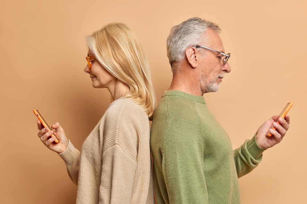 La conexión a través de las redes sociales con personas que no se conocen cara a cara se asocia con una mayor soledad, según científicos de la Universidad Estatal de Oregón.