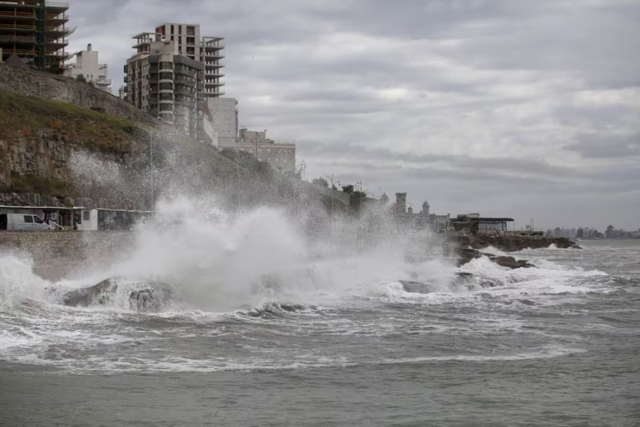 Alerta: dónde y cuándo impacta el ciclón extratropical de 12 metros que provocará vientos de 140 km/h
