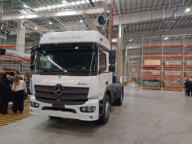 Mercedes-Benz inauguró su planta en Zárate, Buenos Aires.