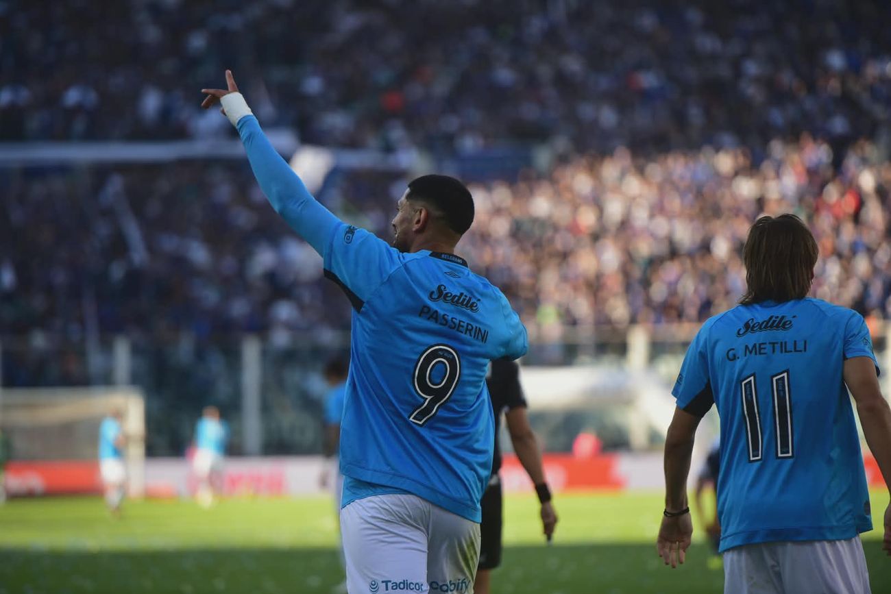 Lucas Passerini durante el partido ante Talles.