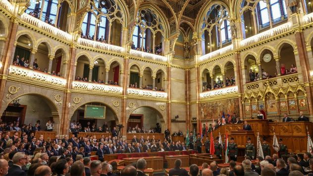 Péter Magyar jura el cargo de primer ministro de Hungría.
