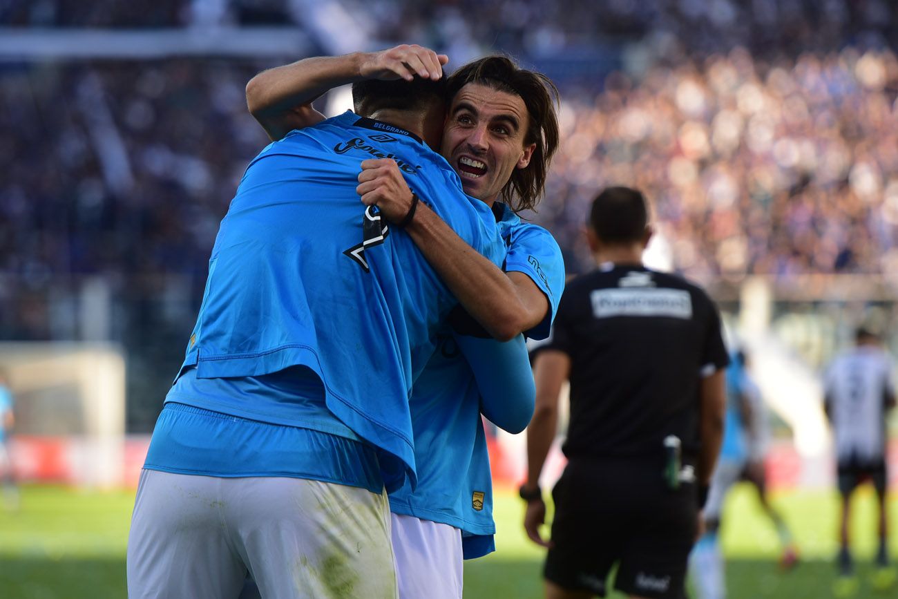 Belgrano venció a Talleres en el estadio Kempes, por los octavos de final de la LPF. 
