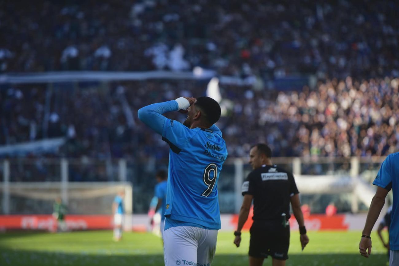 Passerini, el gol que luego fue anulado.