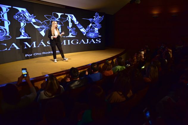No Más Migajas, conferencia de Chu Rodríguez en el Auditorio de La Voz del Interior.  