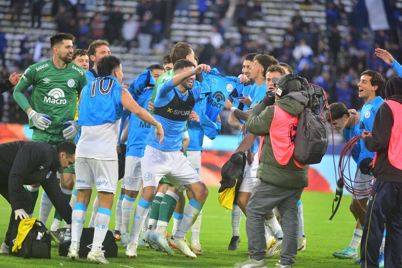 Belgrano y los festejos en el Kempes.