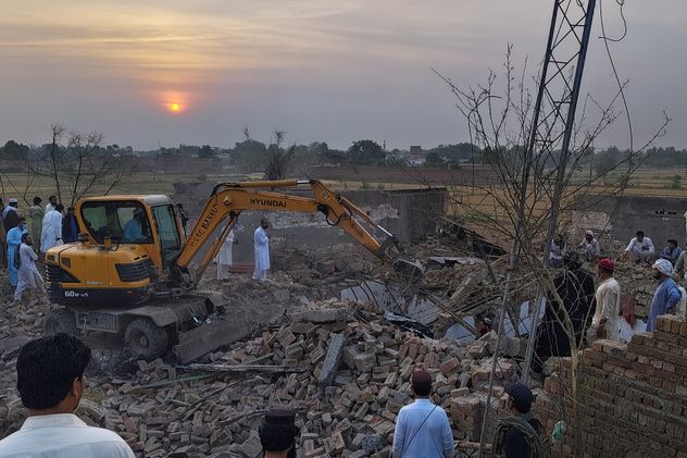 Pakistán. El lugar del atentado suicida que ocurrió durante la noche en un puesto de seguridad en Fatah Khel, en Bannu.