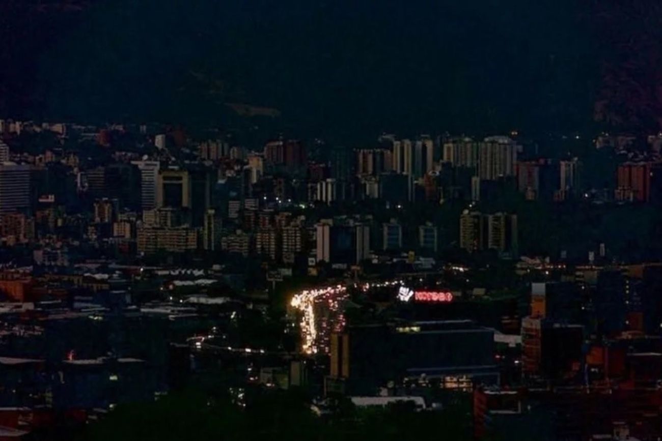 Crisis energética en Venezuela: volvieron los apagones de siete horas y advierten por el impacto comercial