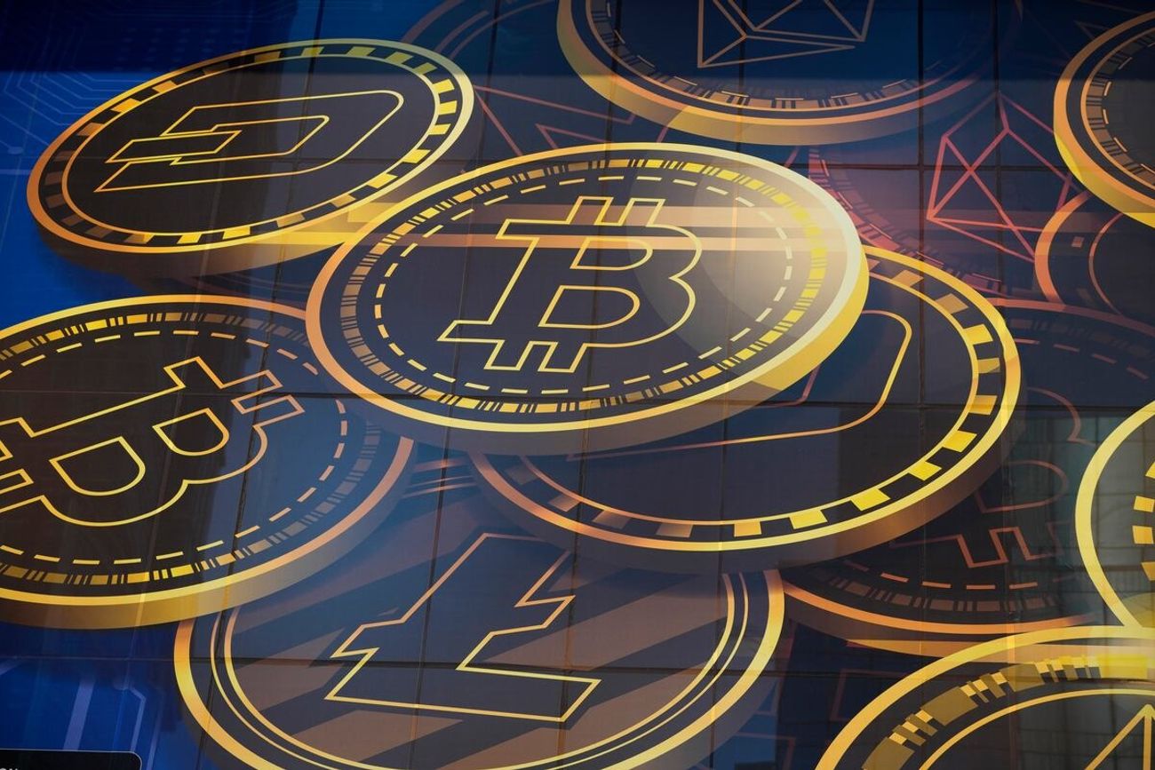 Los sospechosos están acusados de haber cometido estafas con criptomonedas. (Imagen ilustrativa)