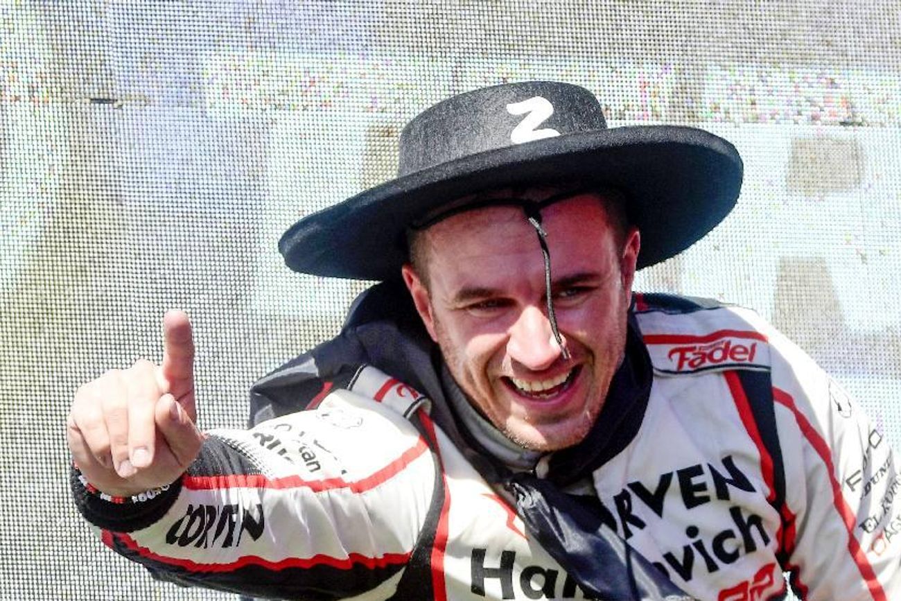 Mariano Werner, "el Zorro", ganó la punta a punta la carrera del Turismo Carretera disputada en Termas de Río Hondo. (Prensa ACTC)