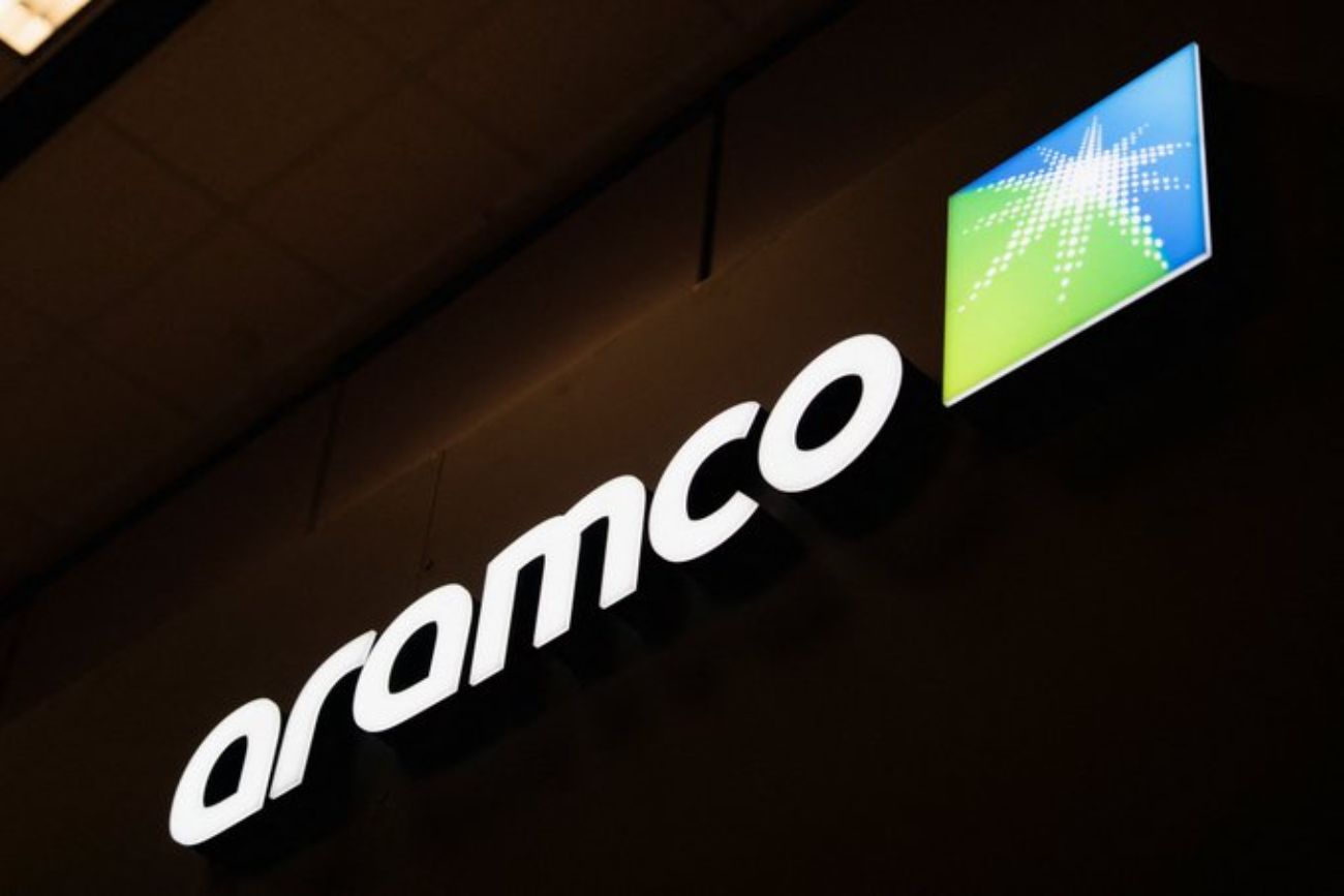 La petrolera Aramco aumentó 25% sus ganancias tras desviar exportaciones para evitar el estrecho de Ormuz. (@AJEnglish)