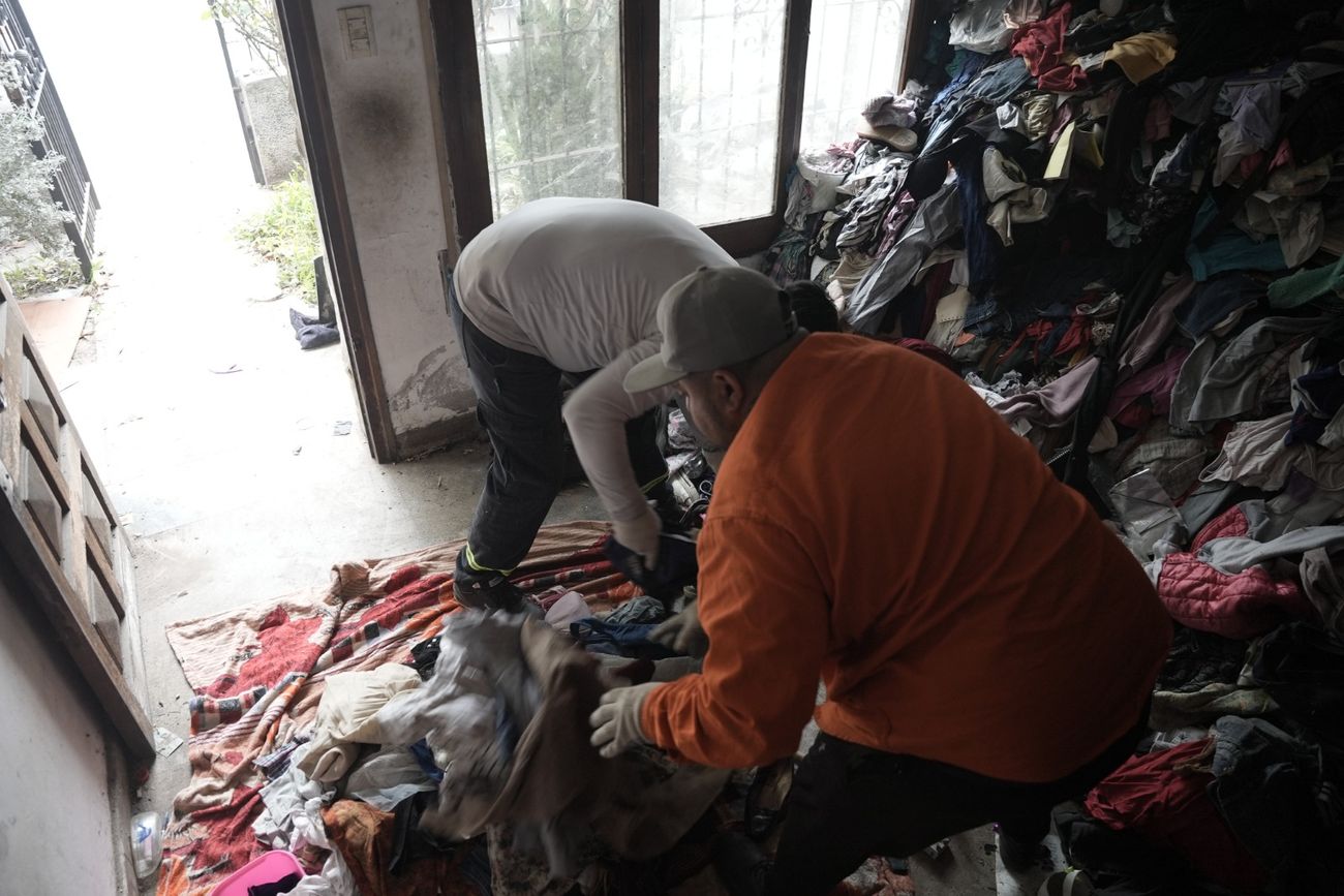 Una familia tenía 38 toneladas de basura en su casa: ¿cómo impacta en la salud y ambiente?