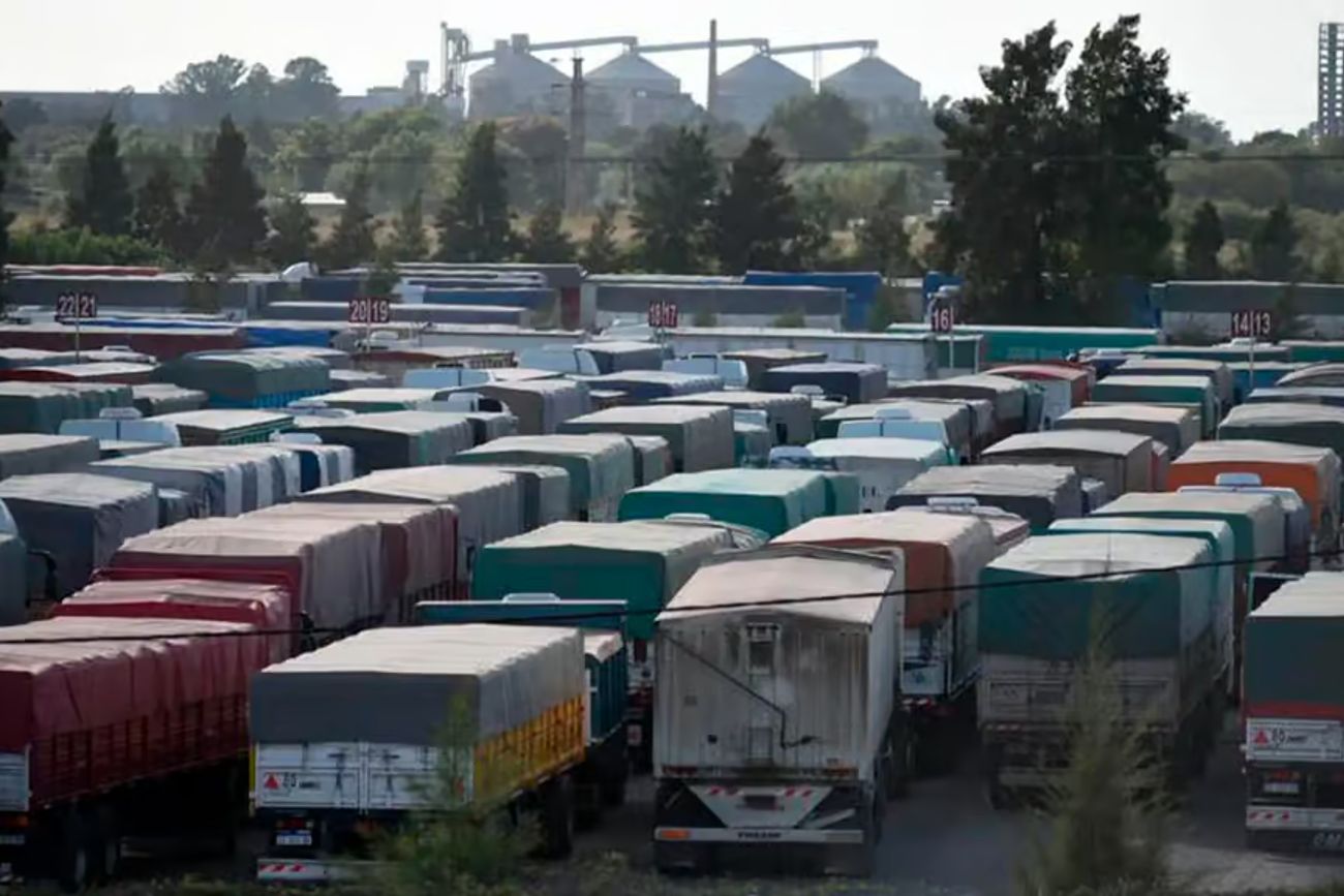 RÉCORD LOGÍSTICO. Hasta el momento ingresaron 850.000 camiones al Gran Rosario, unos 185.000 unidades más que en el mismo período duraunte 2025.