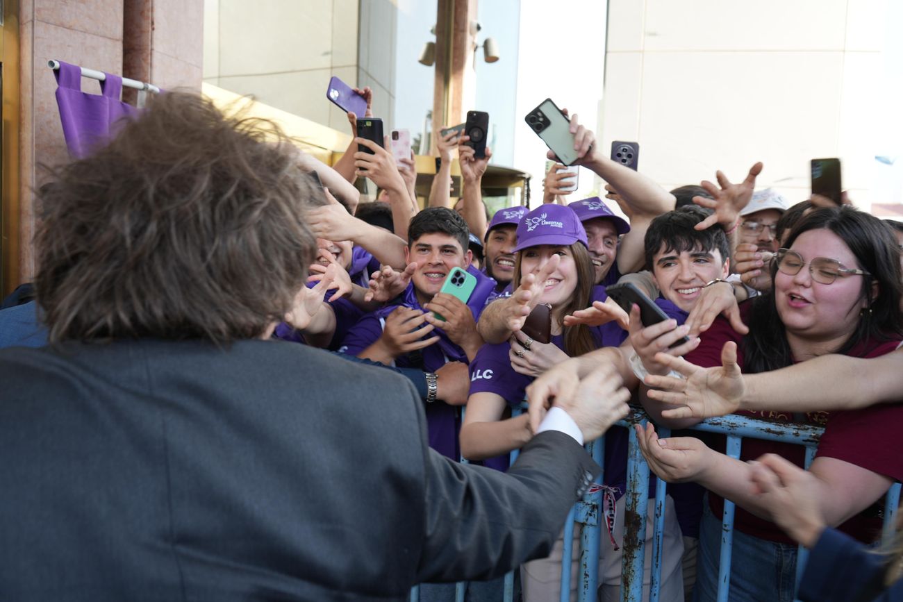 Javier Milei en el hotel antes de un acto en el Parque Sarmiento, en Córdoba. Diciembre de 2025.