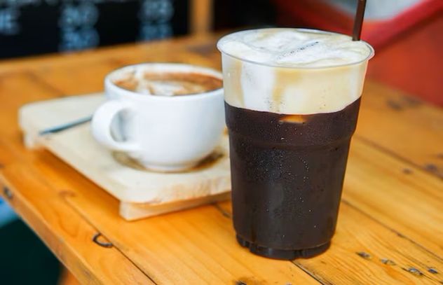 Café frío o caliente: qué le pasa al cuerpo según la ciencia y cuál conviene más.