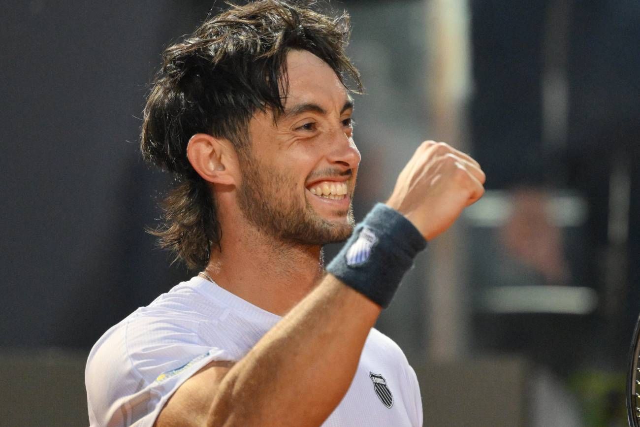 Thiago Tirante sgue avanzando en Roland Garros 2026.