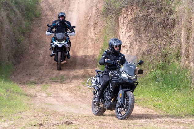 El circuito de prueba fue off-road con tramos complejos con el objetivo de demostrar los atributos fuera del asfalto.