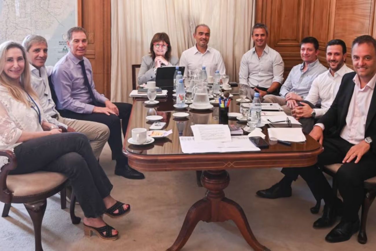 El Gobierno se reunió para acelerar su agenda parlamentaria en medio de la Marcha Universitaria