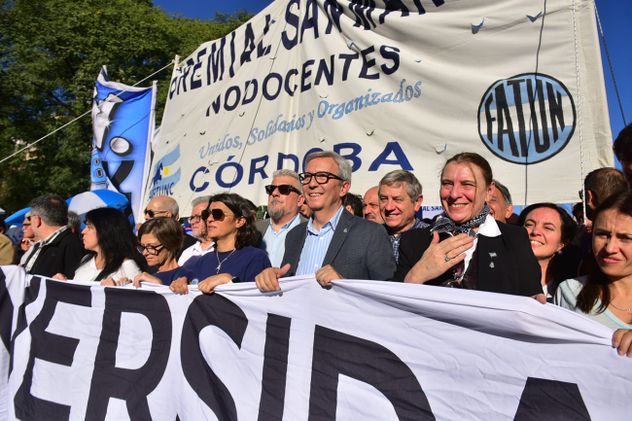 Comenzó la Marcha Universitaria Federal en Córdoba y en todo el país.