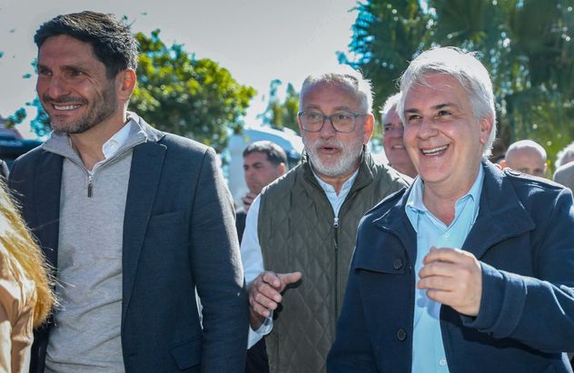 Pullaro y Llaryora se mostraron junto en San Francisco. Pese a que el santafesino es radical y el cordobés peronista, ambos mandatarios tienen amplias coincidencias políticas sobre el escenario nacional. (Prensa Gobierno de Córdoba)