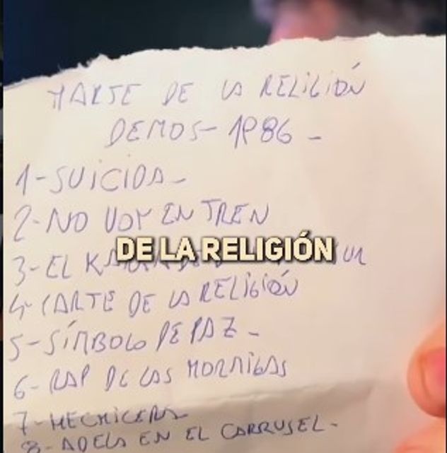 El cd venía acompañado de esta lista de canciones.