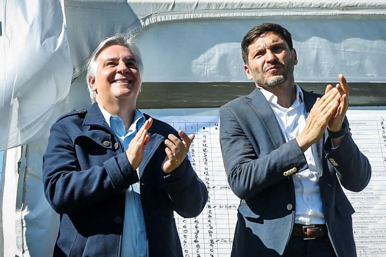 Llaryora en San Francisco con Maximliano Pullaro.