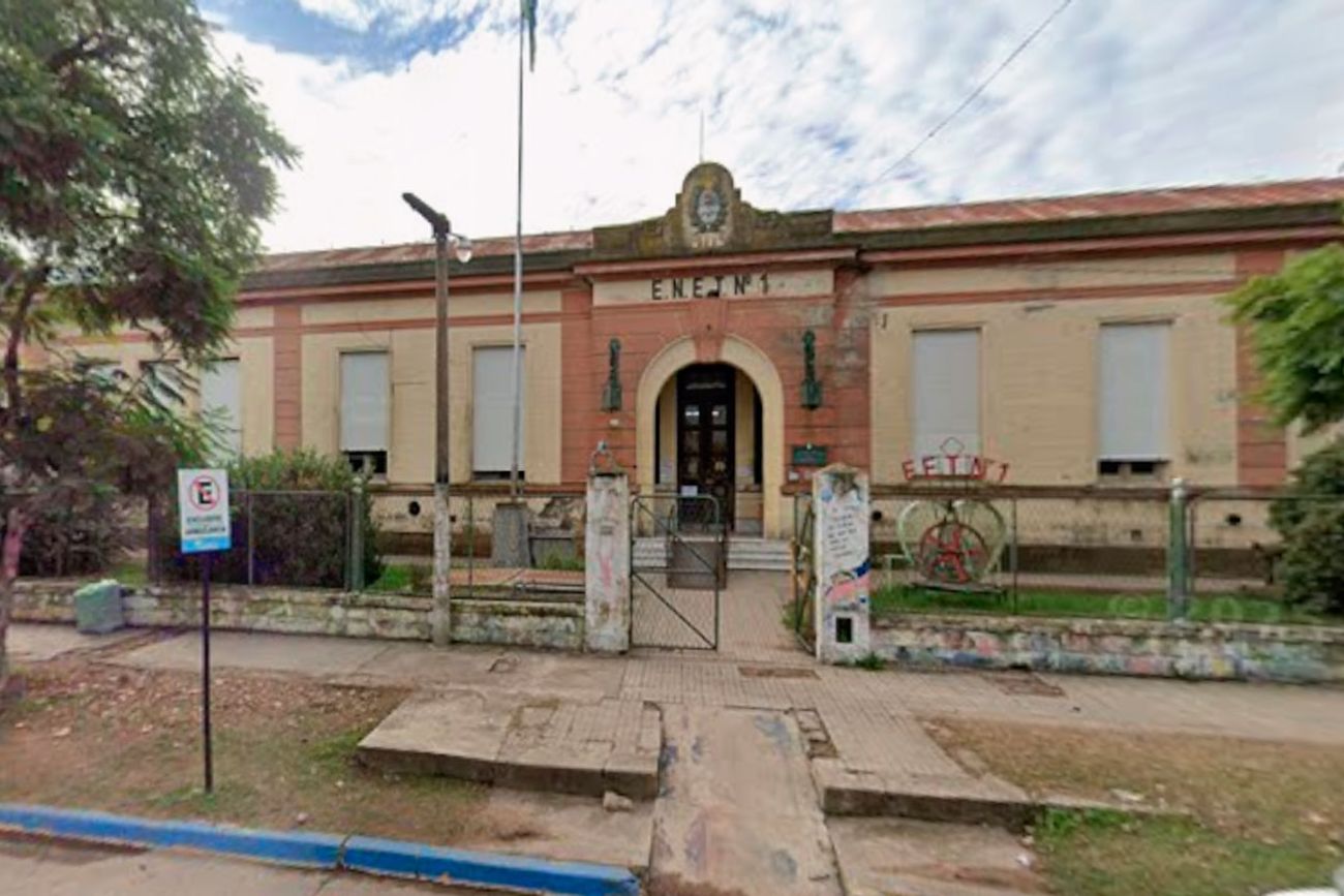 El colegio de Bragado. (Captura/©Google Street View)
