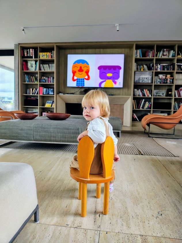 Cómo es el living de Marley en Nordelta: el espacio minimalista que diseñó para Mirko y Milenka.