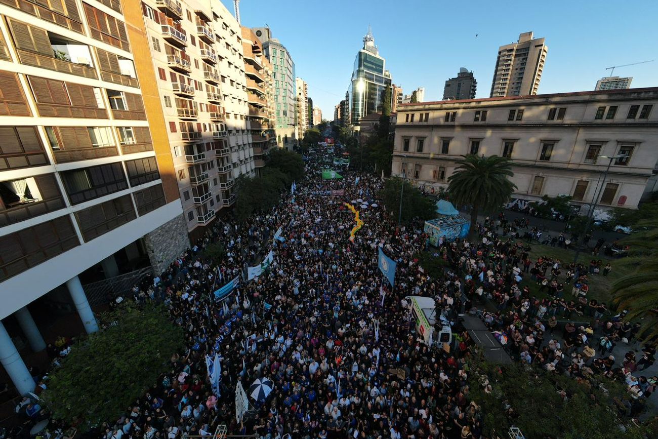 Marcha Universitaria Federal: masiva concentración en Córdoba en reclamo por la Ley de Financiamiento