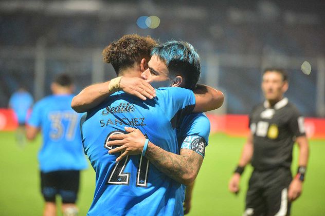 Belgrano pasó a semifinales después de ganarle a Unión de Santa Fé por 2-0 en Alberdi. 