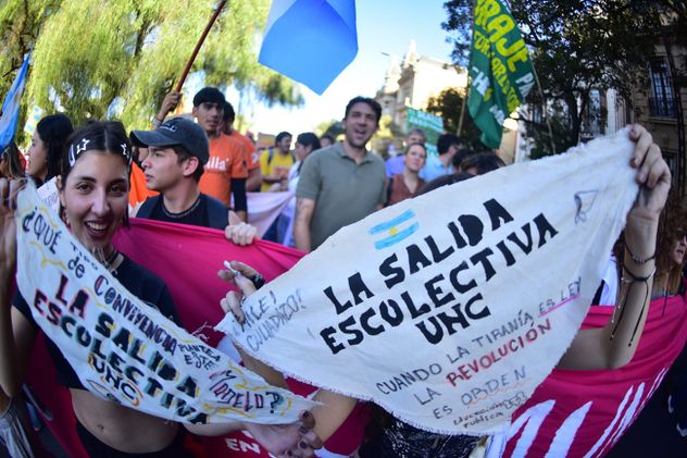 Comenzó la Marcha Universitaria Federal en Córdoba y en todo el país.