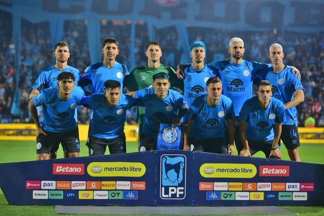 Belgrano frente a Unión de Santa Fe en el Gigante de Alberdi por los cuartos de final del Torneo Apertura 2026.
