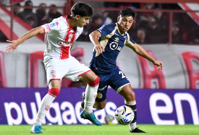Argentinos Juniors vs. Huracán, por los cuartos de final del Torneo Apertura.