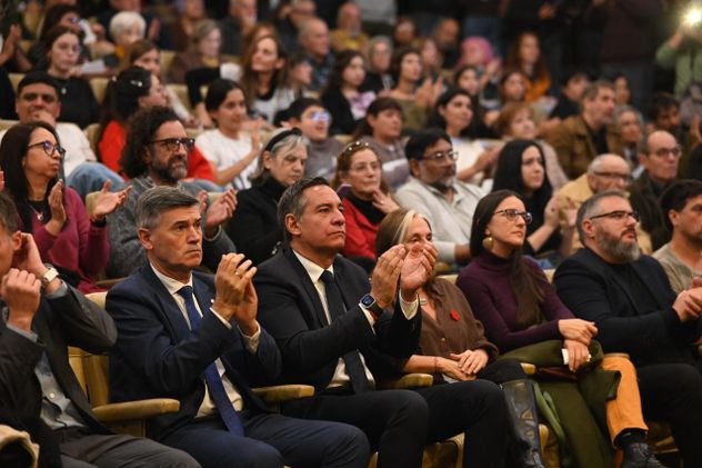 Daniel Passerini, Miguel Sicialino y otros funcionarios en la audiencia por la identificación de 17 desaparecidos.