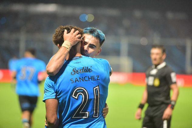 Belgrano pasó a semifinales después de ganarle a Unión de Santa Fé por 2-0 en Alberdi.