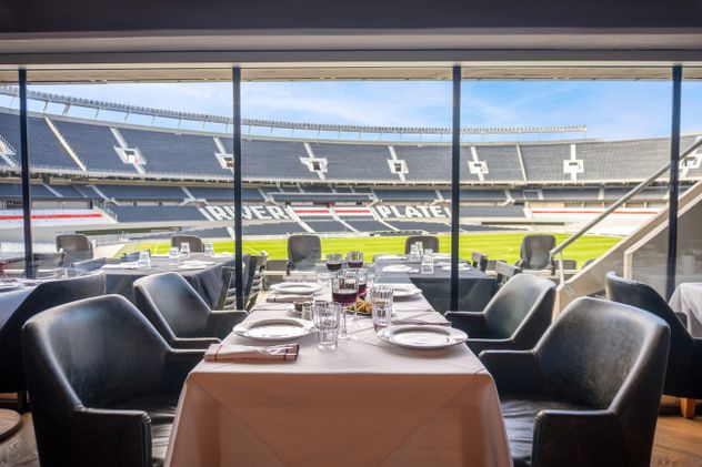 Los huéspedes seleccionados podrán dormir dentro del estadio Mâs Monumental, en un espacio privado especialmente preparado con vista directa al campo de juego.