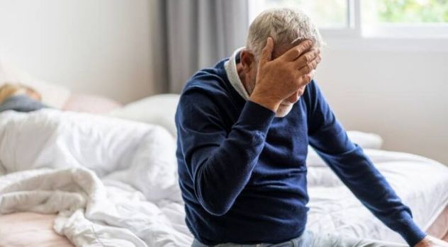La señal silenciosa del Alzheimer que se detecta al usar shampoo o jabón.