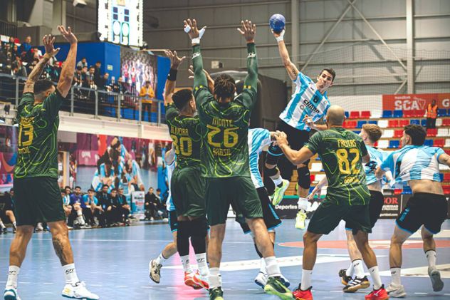 Diego "Chino" Simonet anunció su retiro del handball profesional.