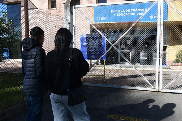 Allanamientos en la Escuela Municipal de Tránsito de la ciudad de Córdoba.
