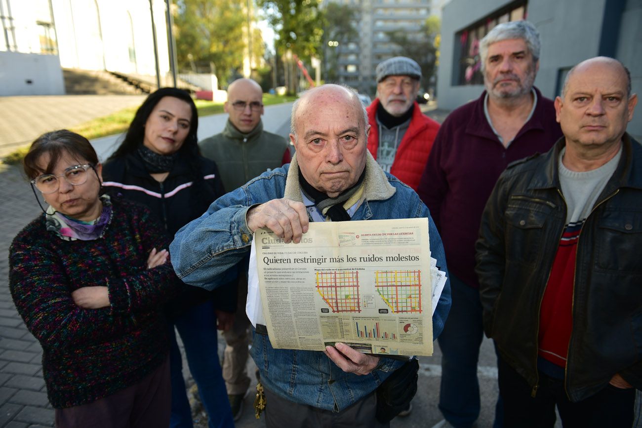 Vecinos de la Plaza de la Música y Margarita se quejan de los ruidos molestos, la gente y el tránsito en los alrededores las noches de eventos.  (Nicolás Bravo / La Voz)