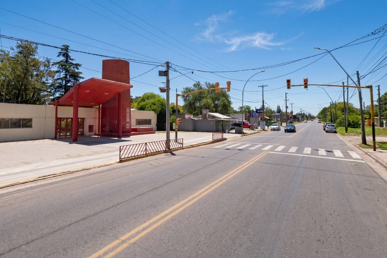 Avenida Juan B. Justo al 8500, en el inicio de la ruta 9 norte. El lugar del siniestro.