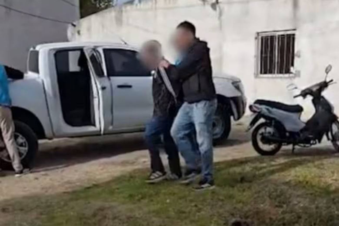Robaban camionetas de alta gama, pero cayeron por pagar un albergue transitorio con QR.