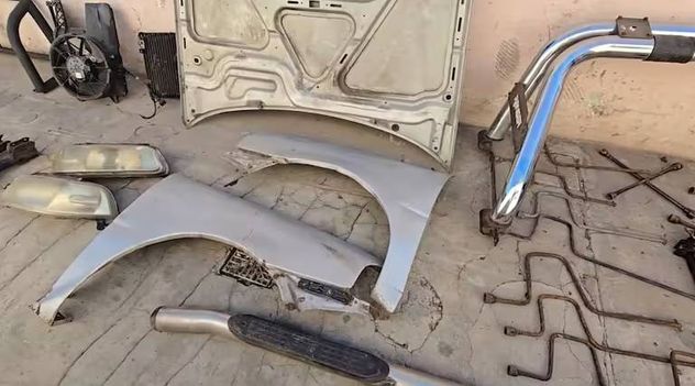 Robaban camionetas de alta gama, pero cayeron por pagar un albergue transitorio con QR.