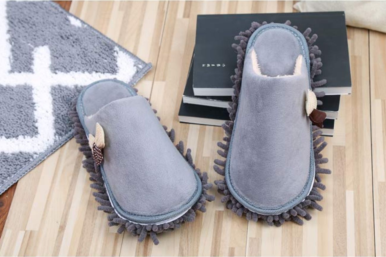 Cómo son las zapatillas que limpian el piso mientras caminás y ya son furor.